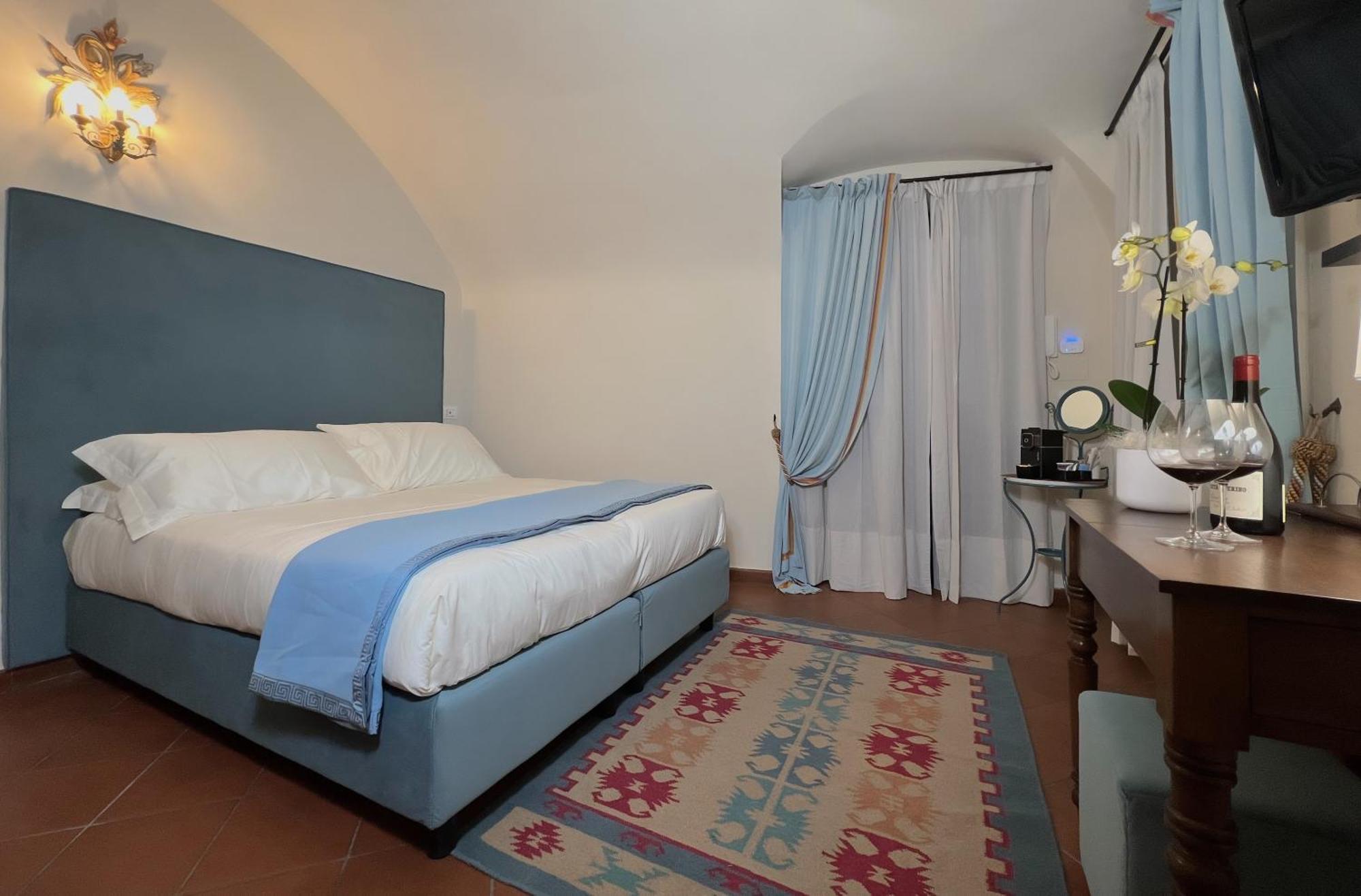Dimora Conte Cavour Hotel แวร์เชลลี ห้อง รูปภาพ