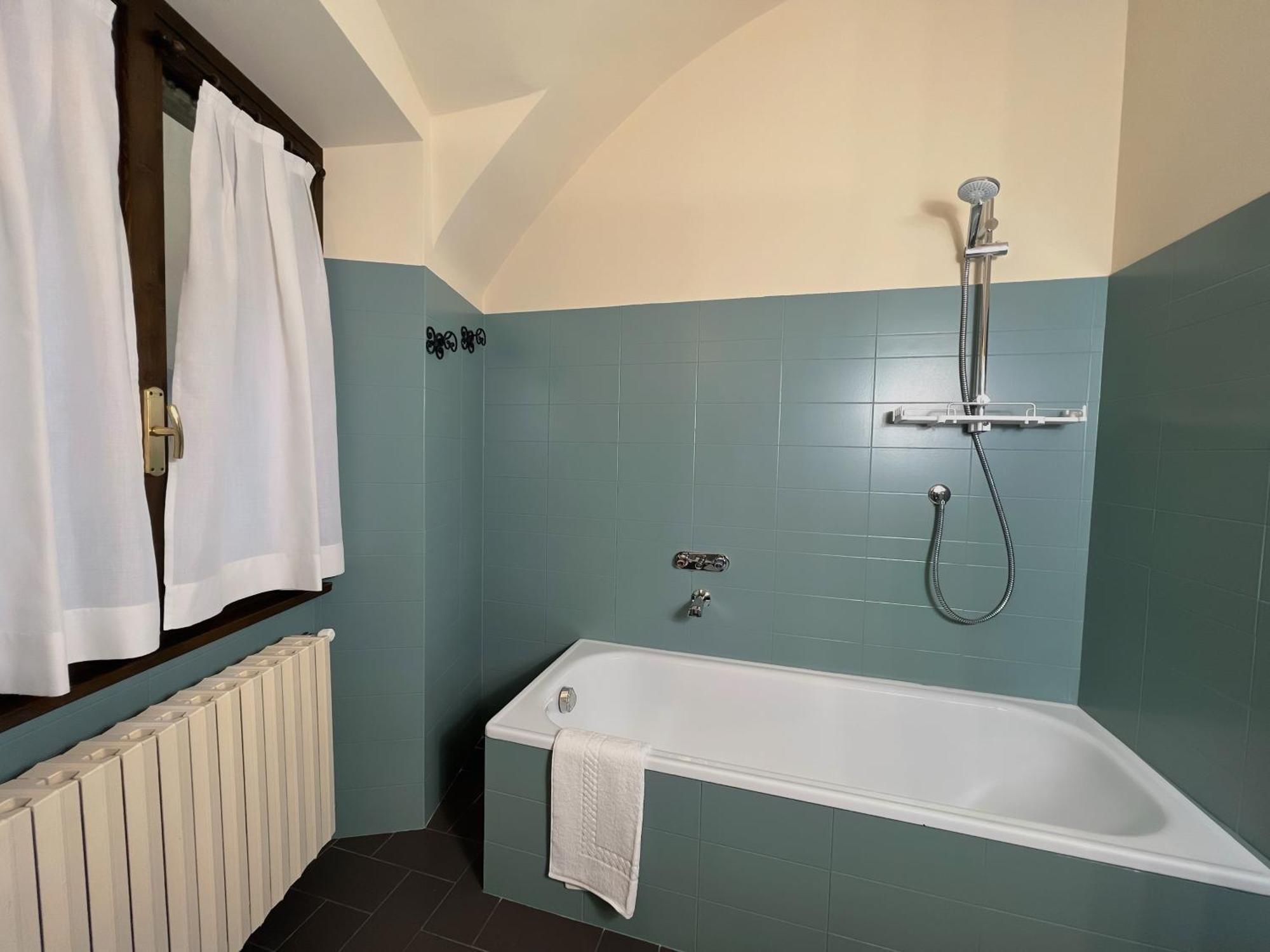 Dimora Conte Cavour Hotel แวร์เชลลี ห้อง รูปภาพ