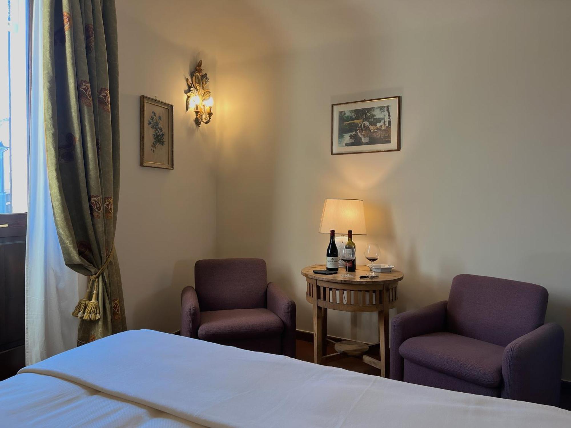 Dimora Conte Cavour Hotel แวร์เชลลี ภายนอก รูปภาพ